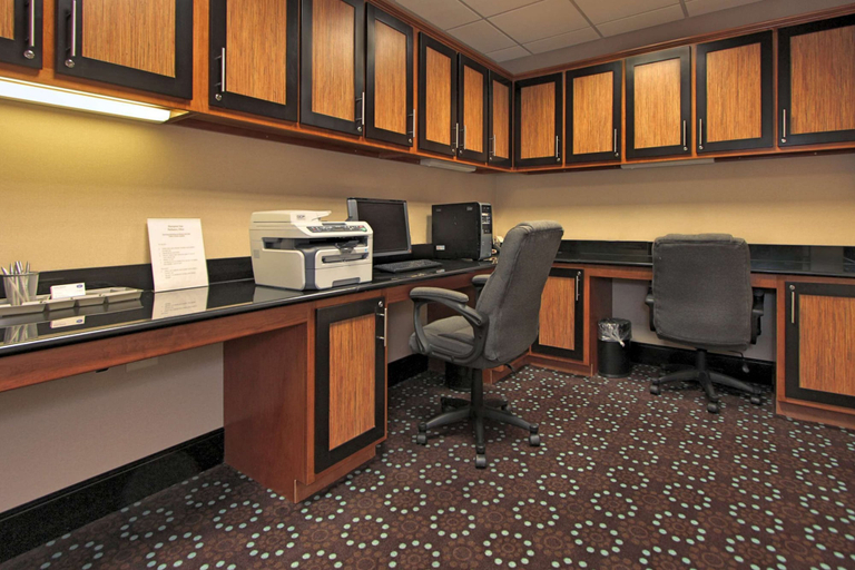Others 4, Hampton Inn Defiance, Defiance