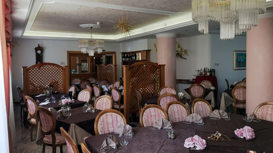 Others 5, Albergo Gilda, Trento