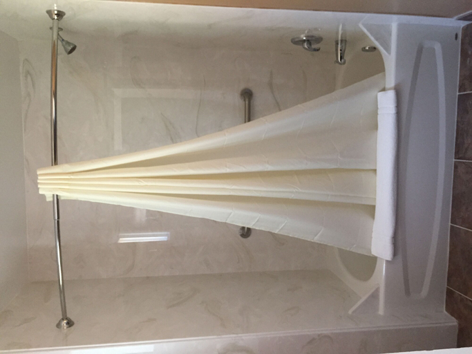 Bathroom 3, Downtown Inn, Lane