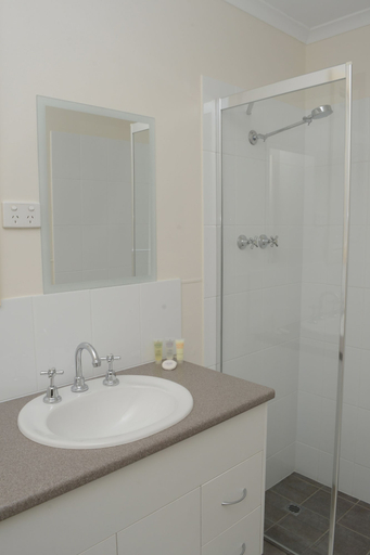 Bathroom 3, Discovery Parks - Roxby Downs, Roxby Downs