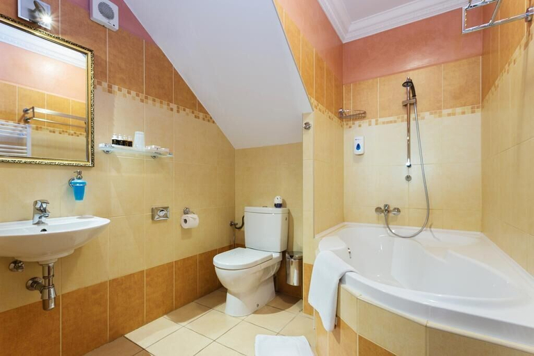 Bathroom 5, Hotel Karlštejn, Beroun
