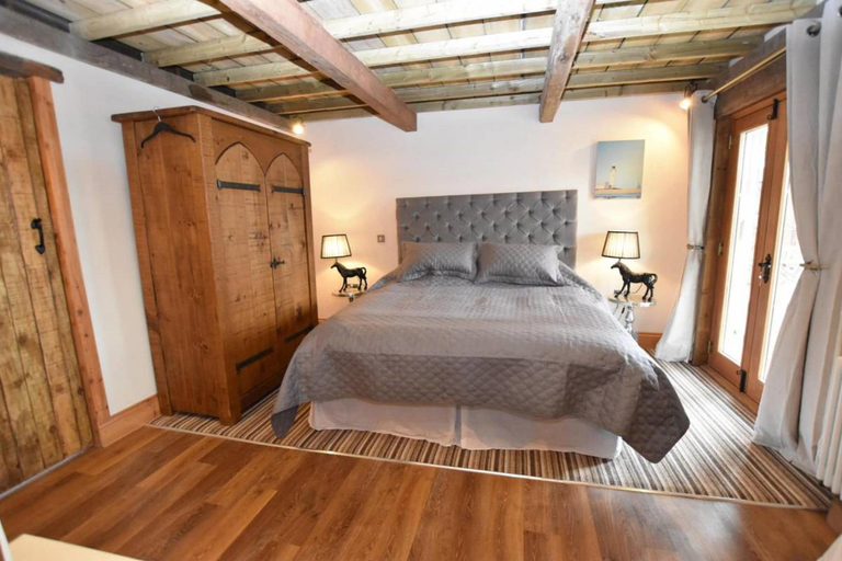 Bedroom 2, Oak Tree Stables, Worcestershire