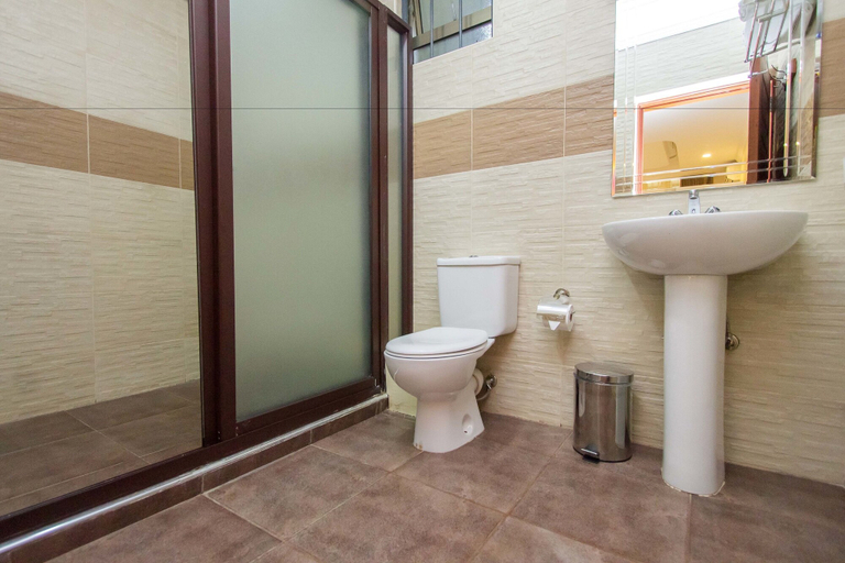 Bathroom 4, Pinecone Hotel, Kisumu Central