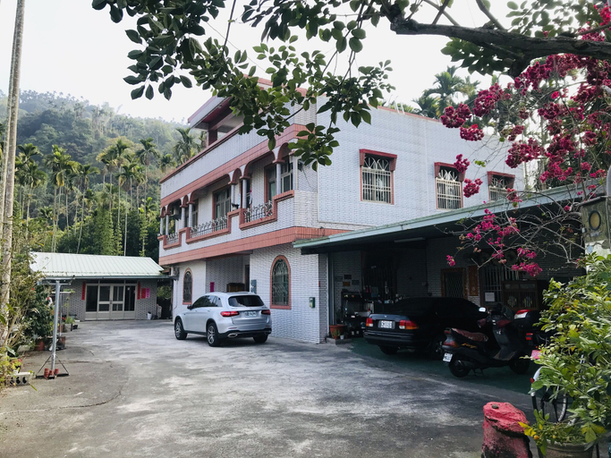Exterior & Views 2, Hua Yi Homestay, Yulin