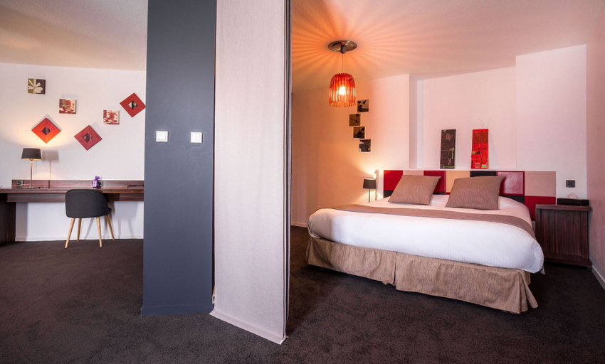 Bedroom 3, Best Western Plus Hotel La Marina, Var