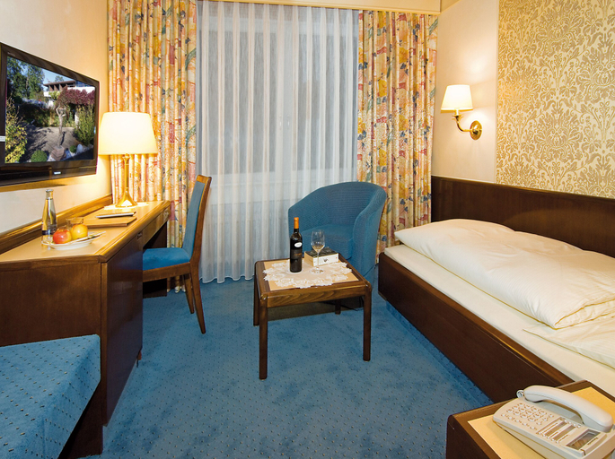 Bedroom 3, Burghotel, Göppingen