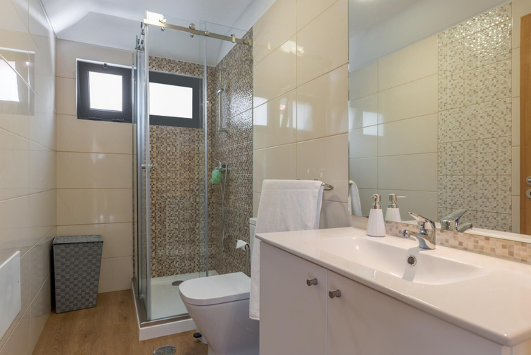 Bathroom 3, Villa Teresa 2 by Atlantic Holiday, São Vicente