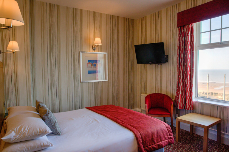 Bedroom 3, Cliffs Hotel - Blackpool, Blackpool