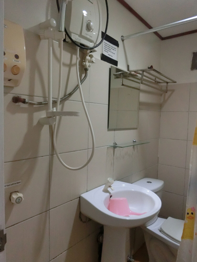 Bathroom 5, Axis Pension Hotel, Lapu-Lapu City
