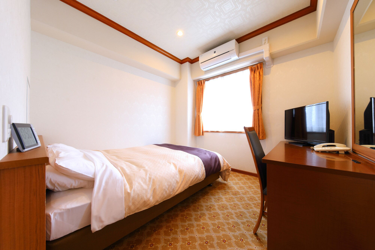 Bedroom 4, Business Hotel Star, Beppu