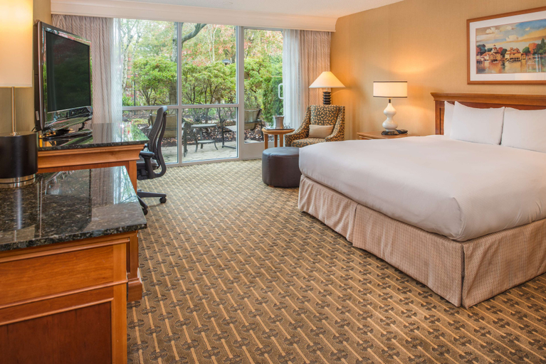Bedroom 3, Hilton Seattle Airport & Conference Center, SeaTac
