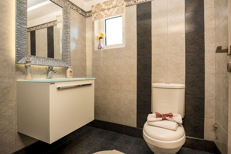 Bathroom 5, Villa Kokalis Resort, Crete