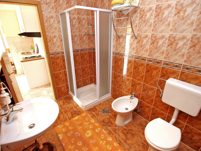 Bathroom 3, Apartments Lillies 1390, Fažana