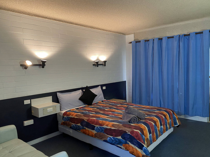 Bedroom 4, Capri Motel, Balranald