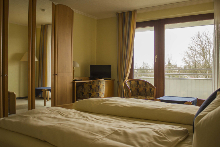 Bedroom 2, Hotel Am Friesenstrand, Wesermarsch