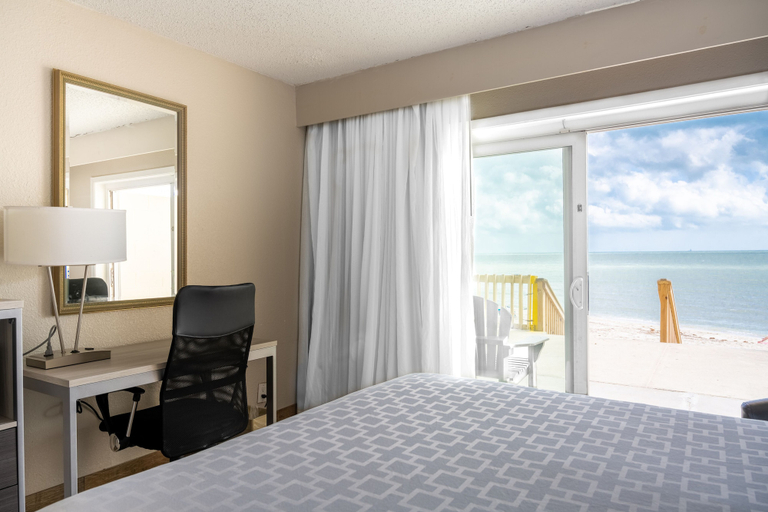 Bedroom 3, Emerald Beach Hotel, Nueces