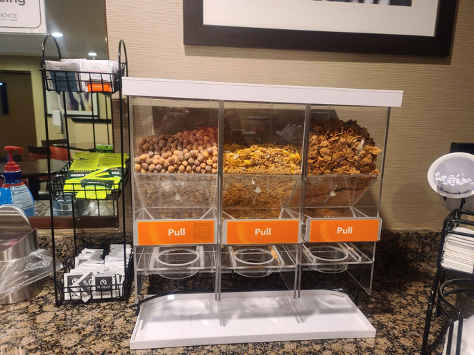 Food & Drinks 5, Comfort Inn & Suites Leeds I-20, Saint Clair