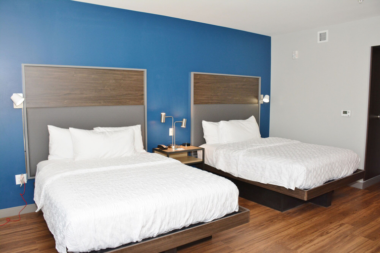Bedroom 3, Tru by Hilton Grand Junction Downtown, Mesa