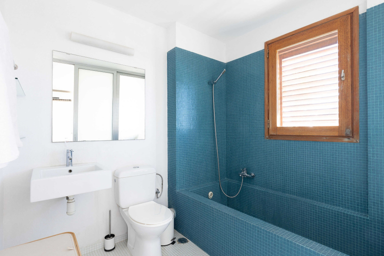 Bathroom 5, Secret Garden by TLV2RENT