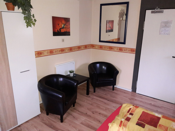 Others 5, Pension Hubertus, Neuwied