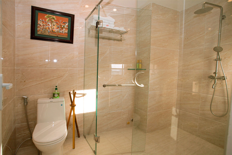 Bathroom 5, Rex Hotel and Apartment, Nha Trang