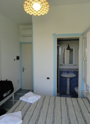 Bedroom 3, Hotel Isolabella , Latina