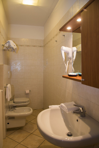 Bathroom 4, Hotel Parini, Lecco