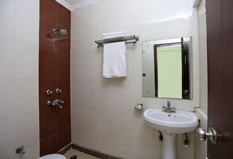 Bathroom 3, Hotel Aero Link, Dhaka
