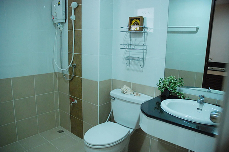 Bathroom 5, Mok Mek 72, Huai Kwang