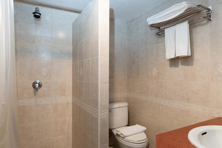 Bathroom 5, Jomtien Boathouse, Pattaya