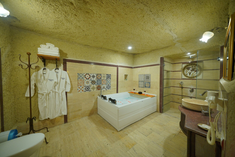 Bathroom 5, Fosil Cave Hotel, Ürgüp