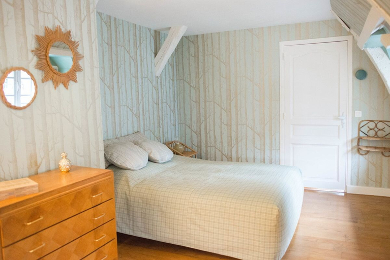 Bedroom 5, Marnie et Mister H, Ille-et-Vilaine