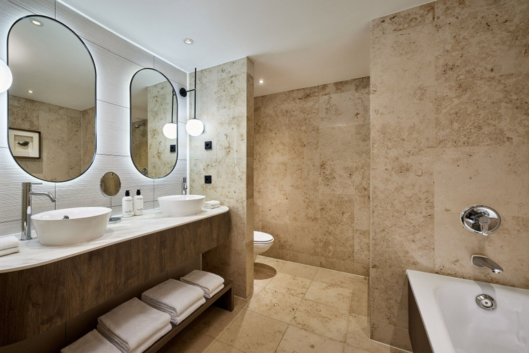 Bathroom 4, Rotterdam Marriott Hotel, Rotterdam