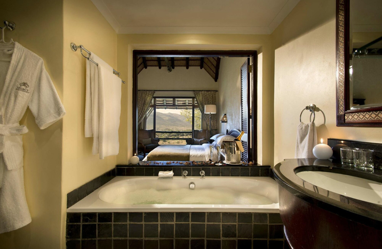 Bathroom 5, Bakubung Self-Catering Chalets, Bojanala