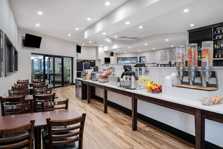 Food & Drinks 5, Howard Johnson by Wyndham Lima, Allen