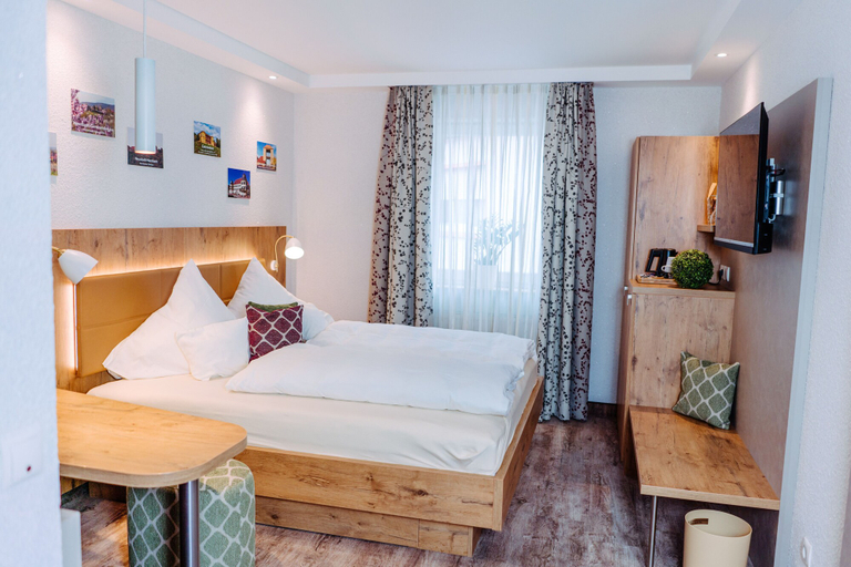 Bedroom 4, Hotel Goldenes Lamm, Rhein-Pfalz-Kreis