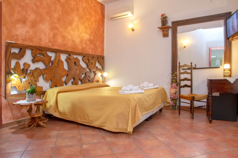 Bedroom 3, Donnaciccina Accomodation, Vibo Valentia