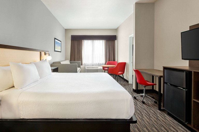 Bedroom 3, Ramada by Wyndham Marina, Monterey