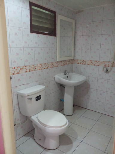 Bathroom 3, Phi Phi Jungle Hill Bungalow, Mueang Krabi