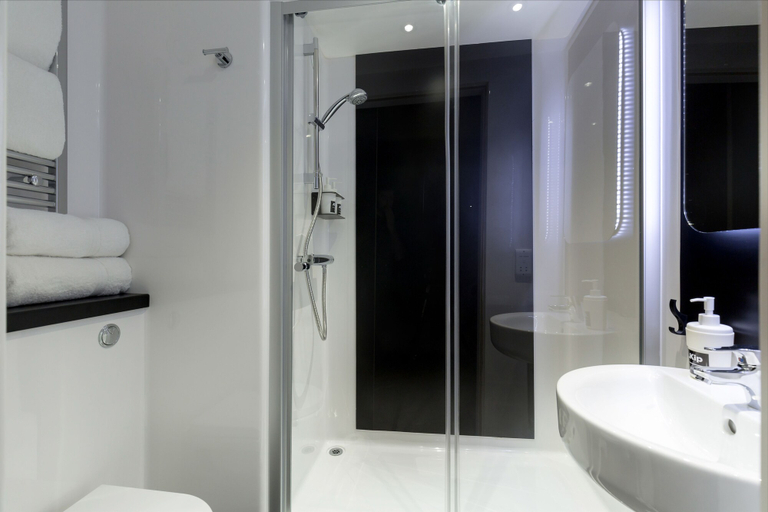Bathroom 3, Kip Hotel, London