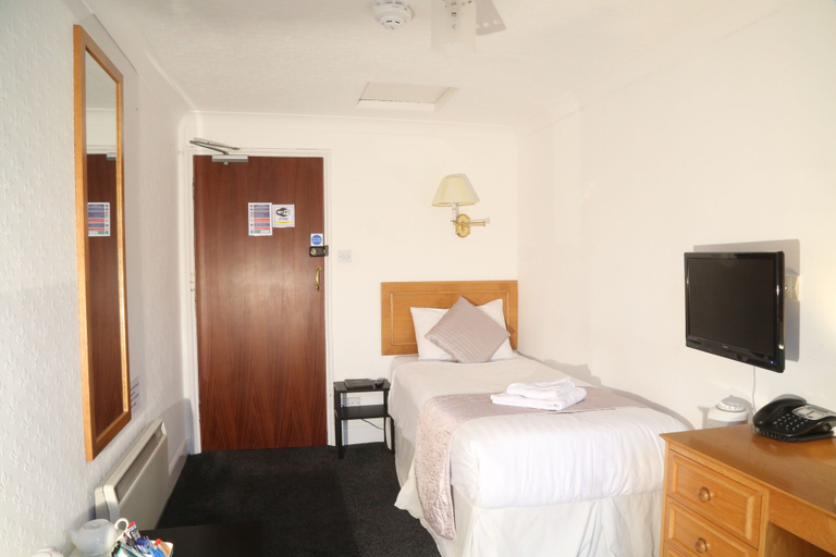 Bedroom 3, Westberry Hotel, Cornwall