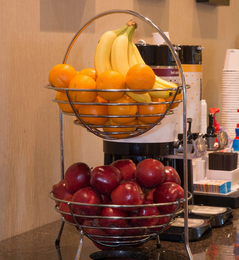 Food & Drinks 5, Hampton Inn by Hilton Toronto-Mississauga West, Peel