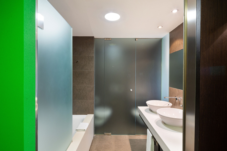 Bathroom 5, Barcelo Valencia Hotel, Valencia