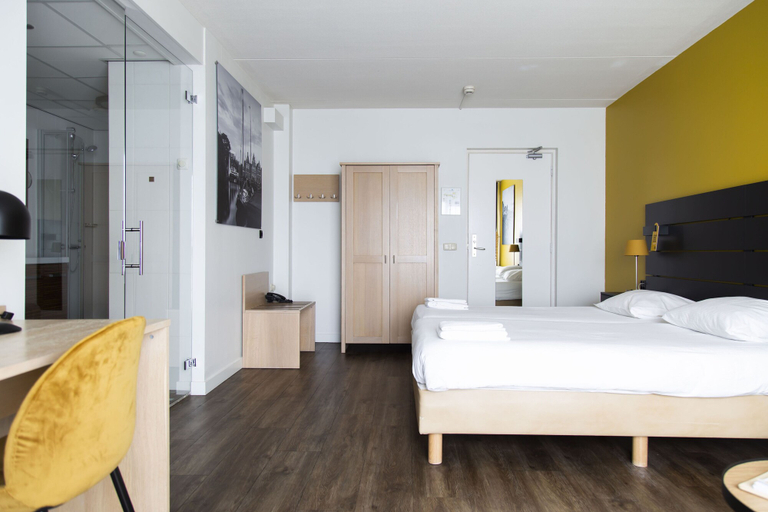 Bedroom 4, Strandhotel Vigilante