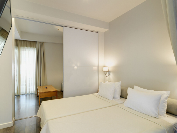 Bedroom 2, Phidias Piraeus Hotel, Attica