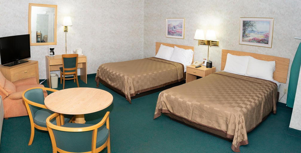 Bedroom 5, Regency Inn Perrysburg, Wood