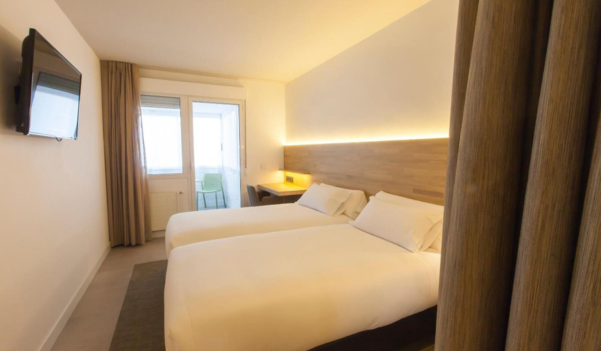 Bedroom 3, Hotel A Pamplona, Navarra