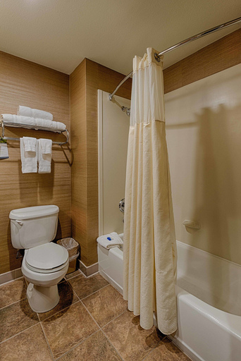Bathroom 4, Best Western Plus Delta Inn & Suites, Contra Costa
