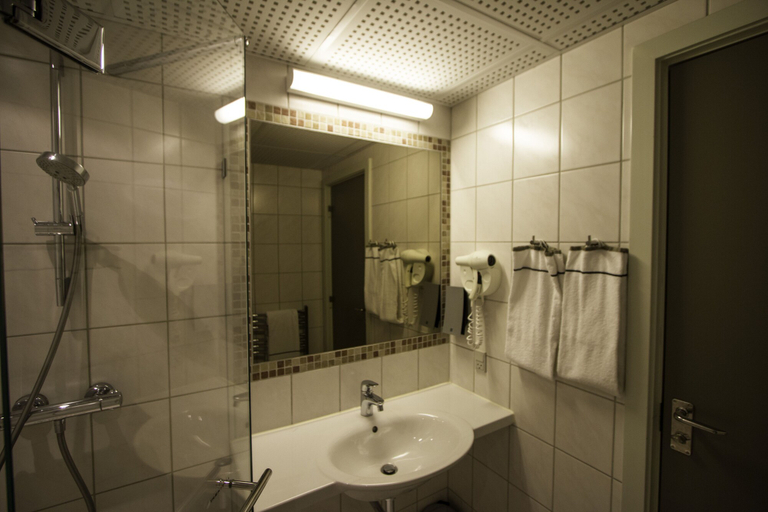 Bathroom 5, Nilles Kro, Favrskov