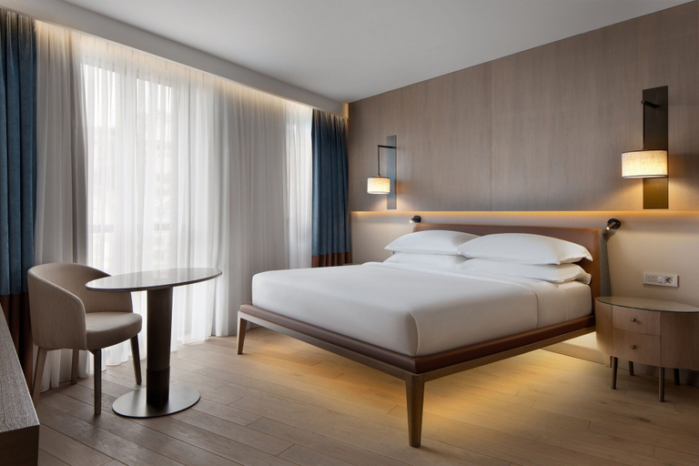 Bedroom 3, Sheraton Istanbul City Center, Beyoğlu